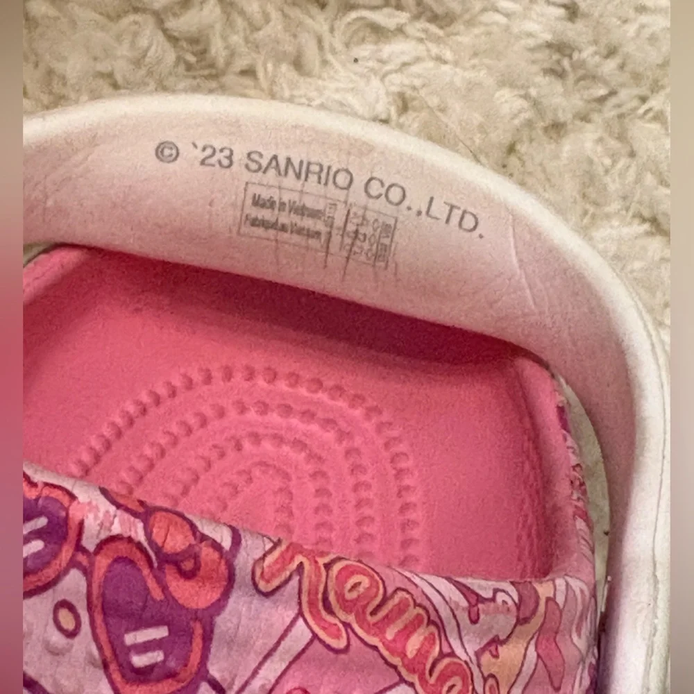 Crocs Hello Kitty and Friends Classic Pink Clogs CROCS Youth Girl Size 3